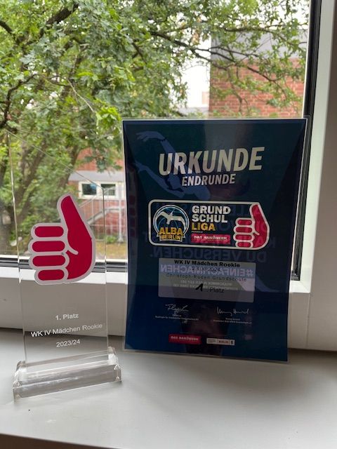 Unsere Basketballspielerinnen haben den ersten Platz errungen!!